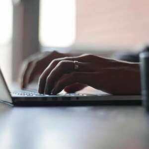 42405187 web1 231117 SNE cryptocurrencyscams computer 1.jpeg