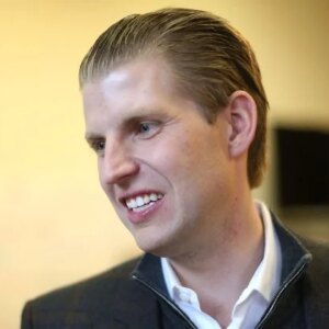 Eric trump visits with volunteers working to help elect his 800x420.jpeg